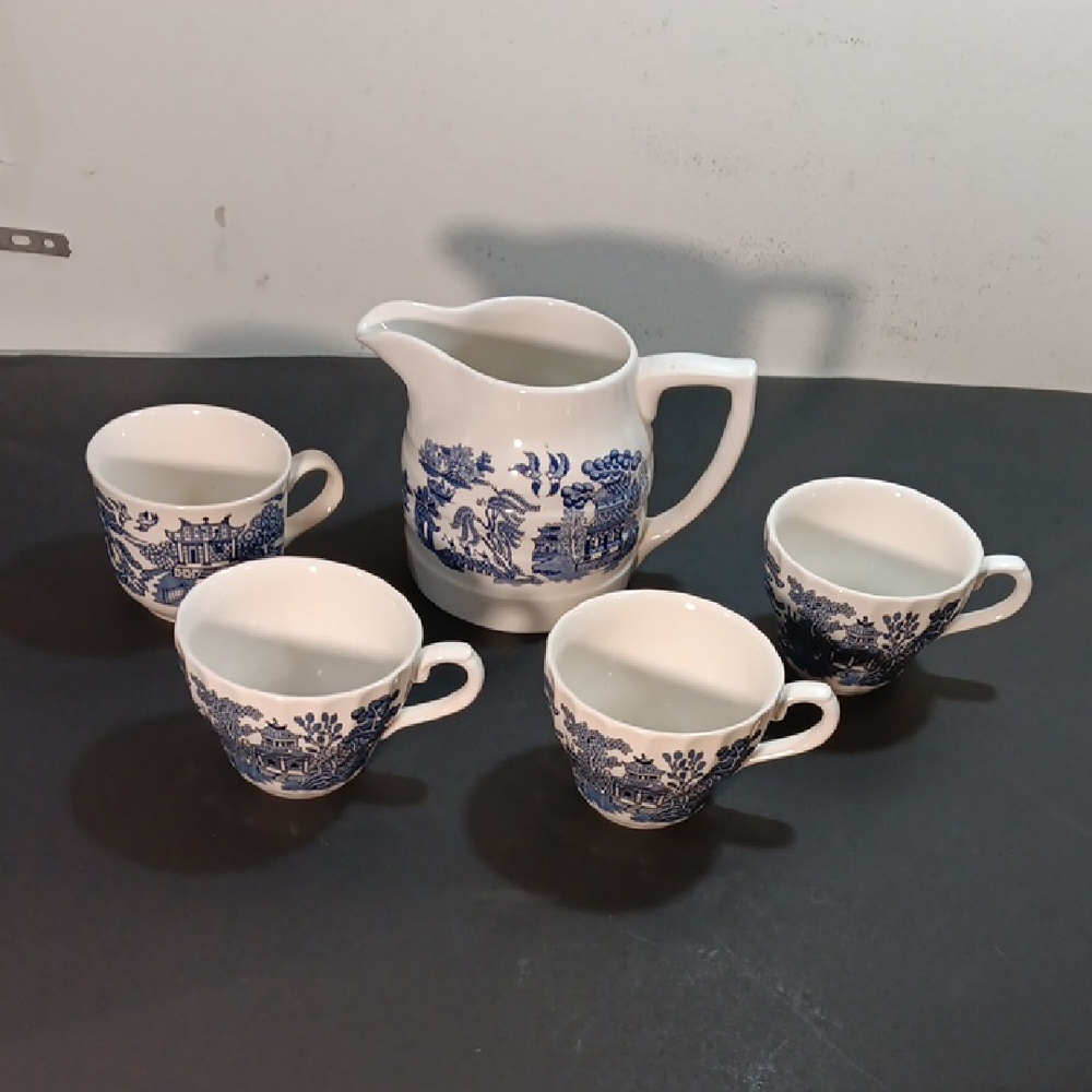 Blue Willow SADLER Ceramic Pitcher and 4 Cups ENGLAND